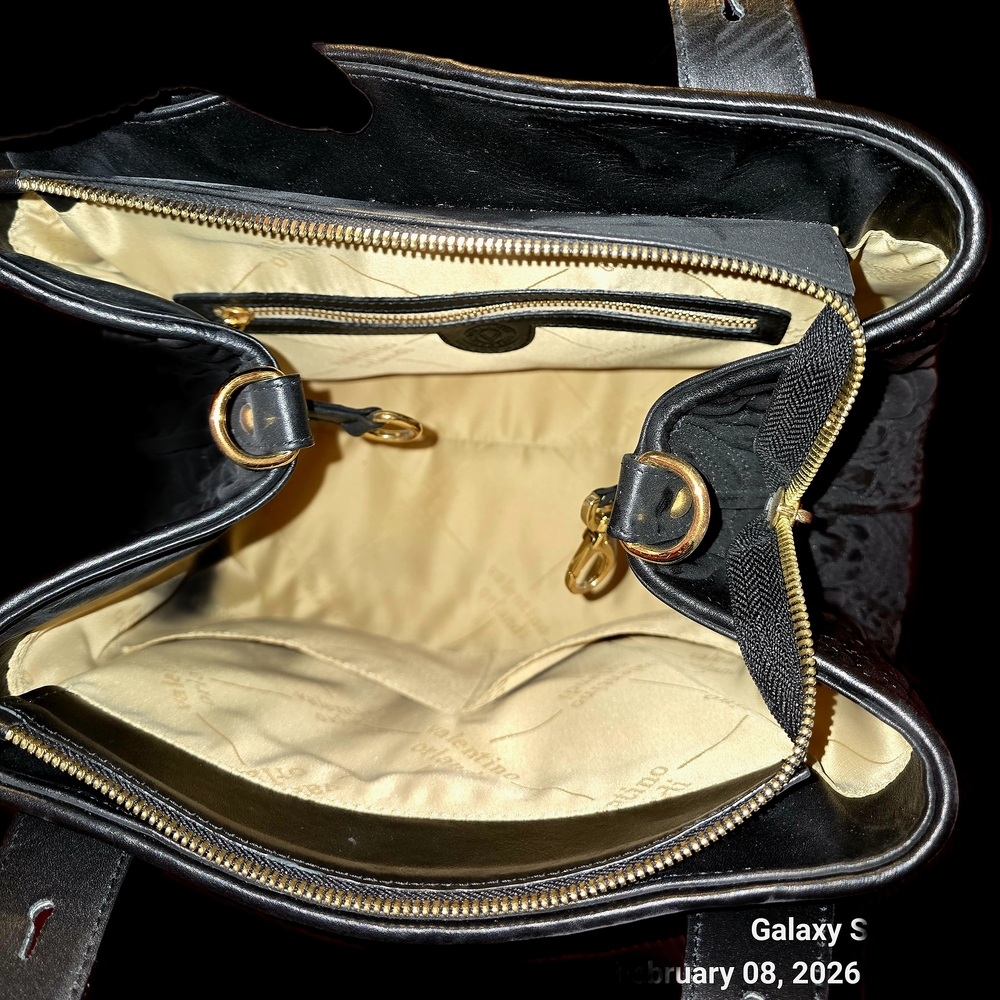 Valentino Orlandi Black Textured Shoulder Bag with Gold Details - Picture 4 of 5